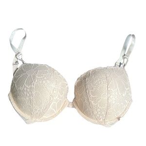 Victoria’s Secret Lace Push-up Bra